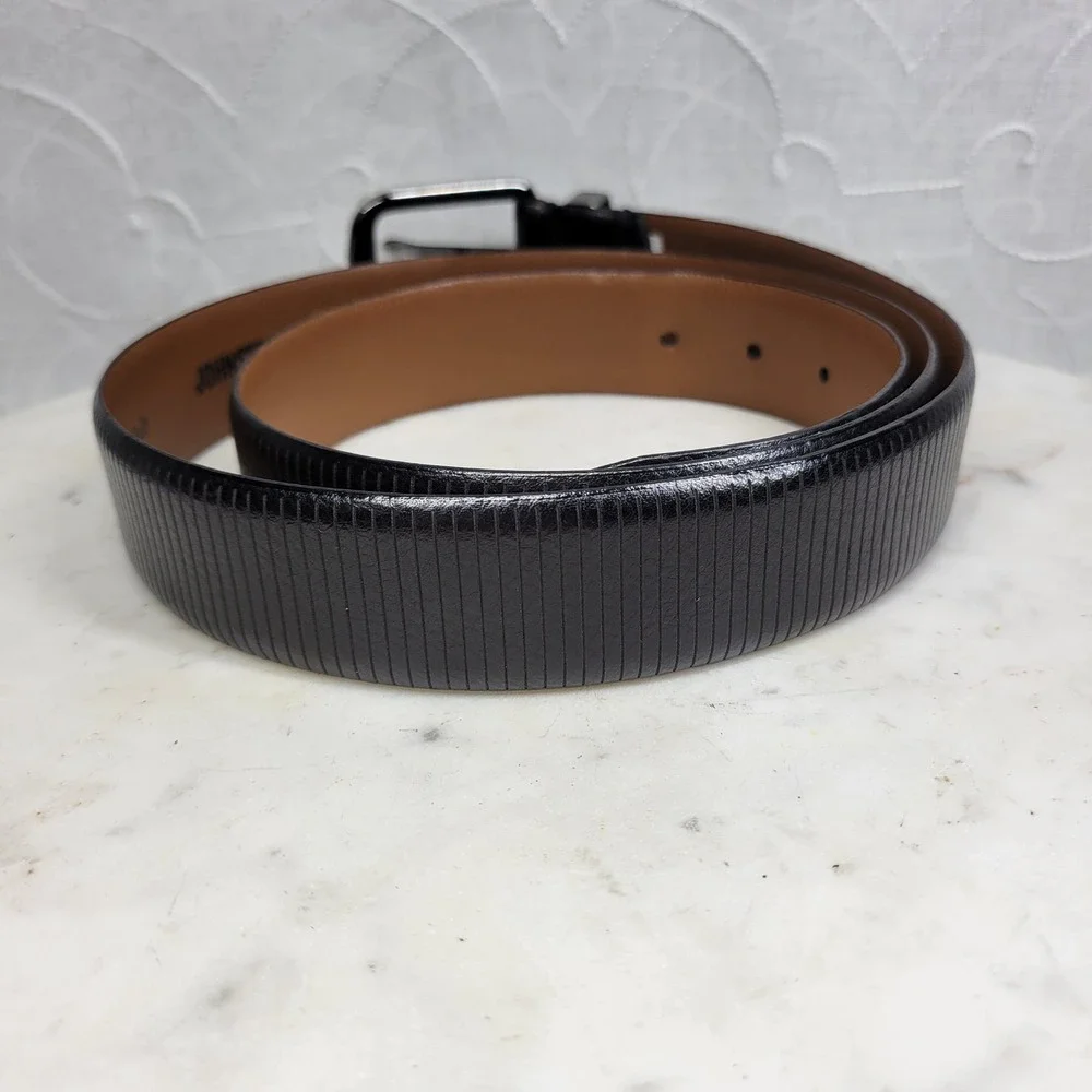 Johnston & Murphy Scored Leather Belt 44 Mens Black Ribbed Italy Dressy Preppy